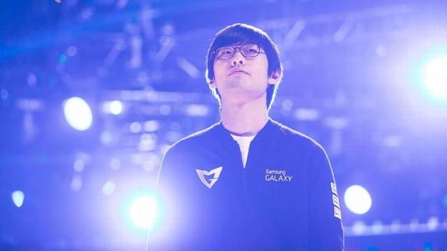 至更衣室与 至更衣室与